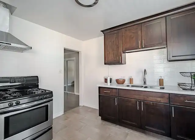 Property at 32 Esperanza Ave, Long Beach, CA, 90802, 0 beds, 1 bath, [object Object]
