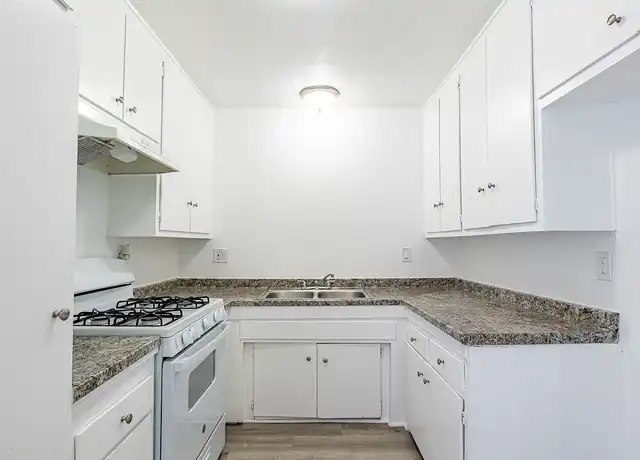 Property at Parthenia Twin Apartments - 19248 Parthenia St, Northridge, CA, 91324, 1 bed, 1 bath, [object Object]
