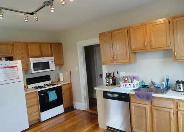 Property at 101 Heath St Unit 3, Somerville, MA, 02145, 4 beds, 1 bath, [object Object]