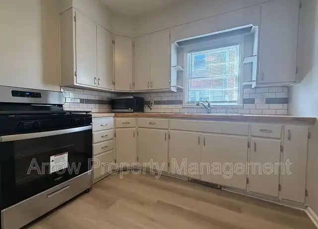 Property at 136 N 27th St Unit 1, Lincoln, NE, 68503, 3 beds, 2 baths, [object Object]