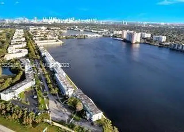 Property at 1000 NE 191st St, Miami, FL, 33179, 1 bed, 1.5 baths, [object Object]