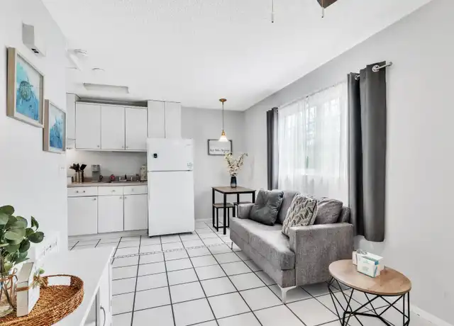 Property at 340 President St, Dunedin, FL, 34698, 1 bed, 1 bath, [object Object]