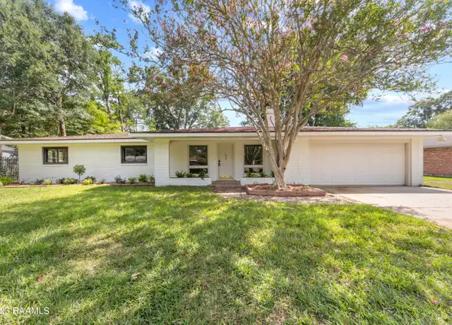 Property at 215 Brentwood Blvd, Lafayette, LA, 70503, 3 beds, 2 baths, [object Object]