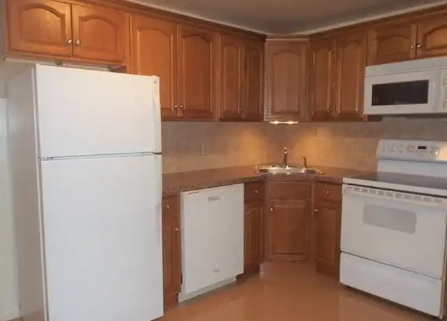 Property at 457 Washington St Unit 6, Weymouth, MA, 02188, 1 bed, 1 bath, [object Object]