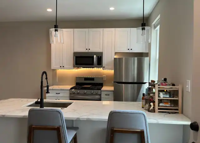 Property at 1513 W Girard Ave Unit 4R, Philadelphia, PA, 19130, 1 bed, 1.5 baths, [object Object]