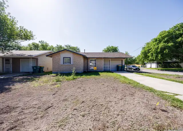 Property at 438 E Byrd Blvd, Universal City, TX, 78148, 3 beds, 1 bath, [object Object]
