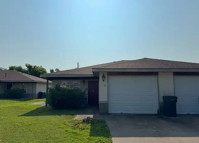 Property at 1709 S 11th Pl, Rogers, AR, 72756, 2 beds, 2 baths, [object Object]