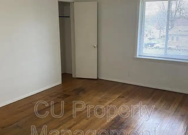 Property at 202 S Lynn St Unit 1, Urbana, IL, 61802, 2 beds, 1 bath, [object Object]