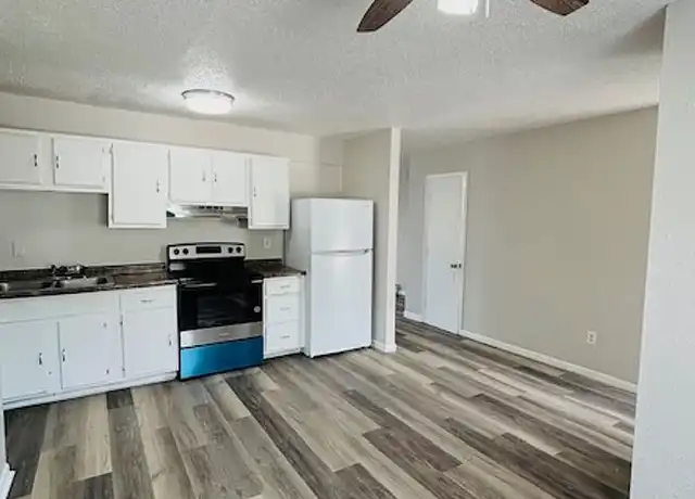 Property at Cedar Crest Apartments - 405 W Donald St, Waterloo, IA, 50703, 1-4 bed, 1-1.5 bath, [object Object]