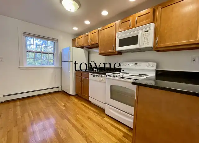 Property at 67 Wyman St Unit 3, Waban, MA, 02468, 2 beds, 1 bath, [object Object]