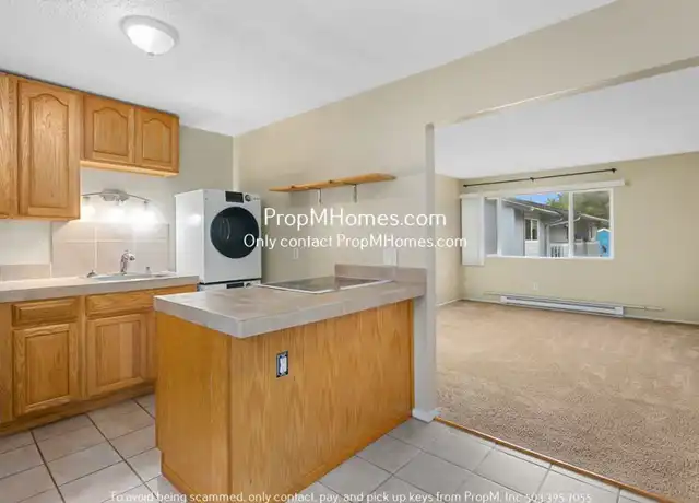 Property at 6851 N Fessenden St Unit 4, Portland, OR, 97203, 2 beds, 1 bath, [object Object]
