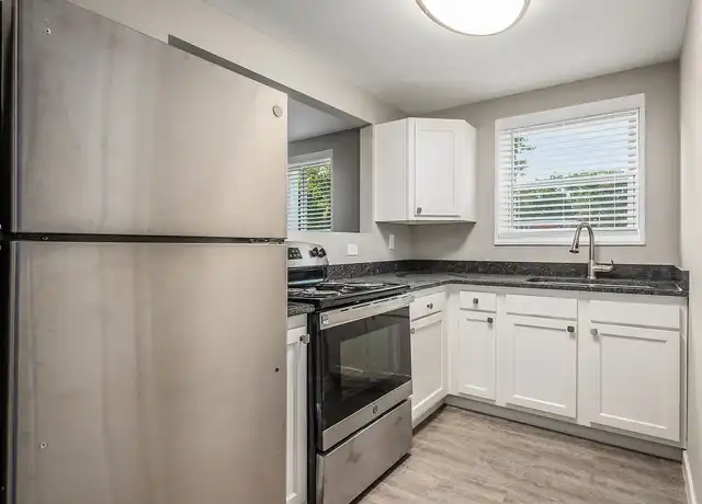 Property at Columbus Park Apartments - 2143 Winslow Dr, Columbus, OH, 43207, 3 beds, 1 bath, [object Object]