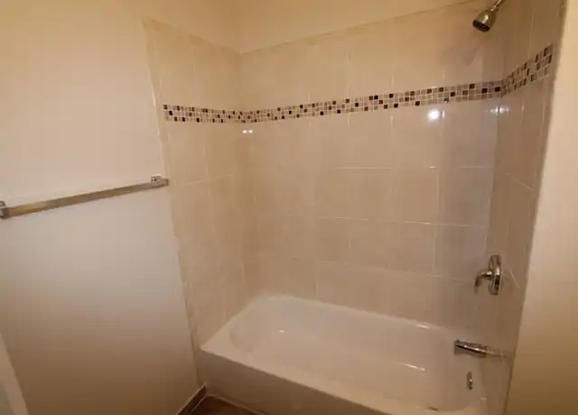 Property at 4030 S Cottage Grove Ave, Chicago, IL, 60653, 2 beds, 1 bath, [object Object]
