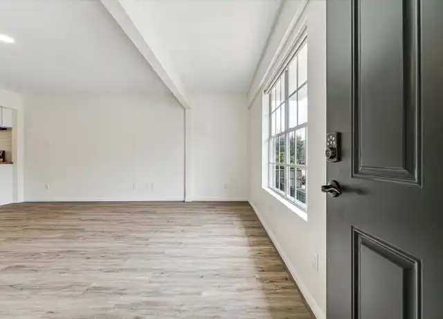 Property at 1011 W 10th St Unit 11, Houston, TX, 77008, 1 bed, 1 bath, [object Object]