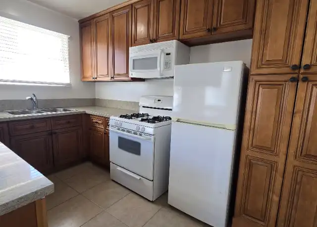 Property at 4706 Vantage Ave Unit 4, Valley Village, CA, 91607, 2 beds, 1 bath, [object Object]