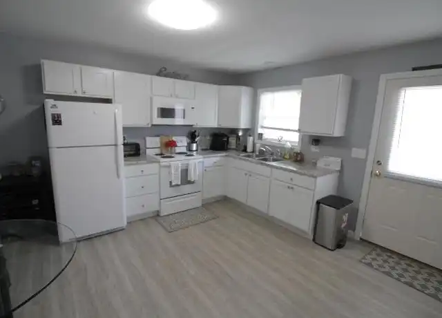 Property at 68 Main St, Bradley, ME, 04411, 1 bed, 1 bath, [object Object]