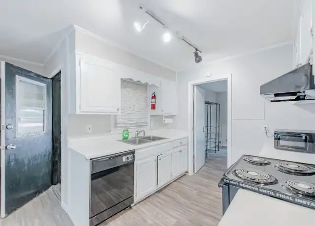 Property at 1812 Glenview Dr SW, Atlanta, GA, 30331, 1 bed, 1 bath, [object Object]