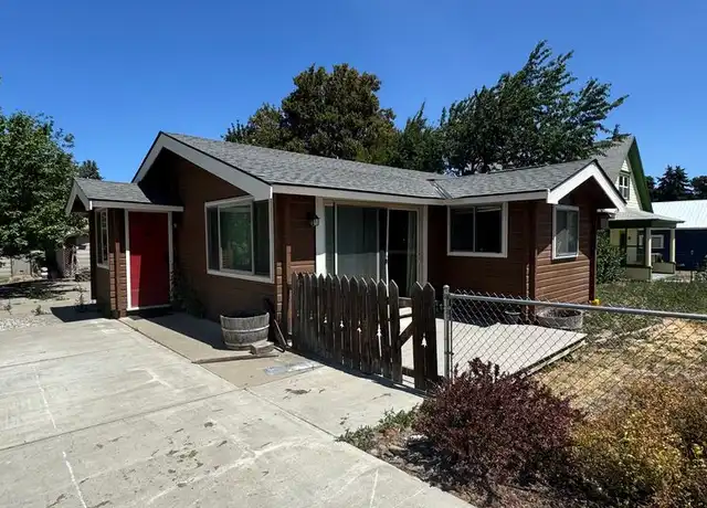 Property at 407 W 11th Ave, Ellensburg, WA, 98926, 3 beds, 2 baths, [object Object]
