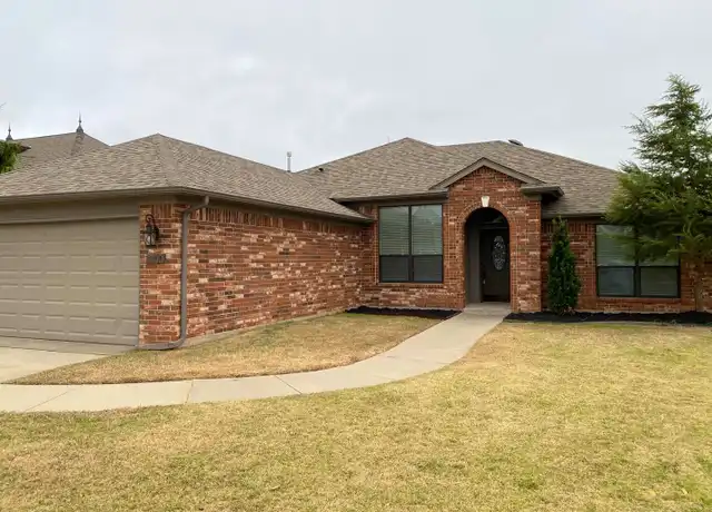 Property at 2200 SE 5th St, Moore, OK, 73160, 3 beds, 2 baths, [object Object]