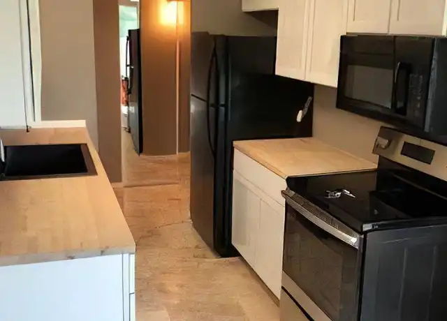 Property at 948 Westbrooke Way #7, Hopkins, MN, 55343, 1 bed, 1 bath, [object Object]