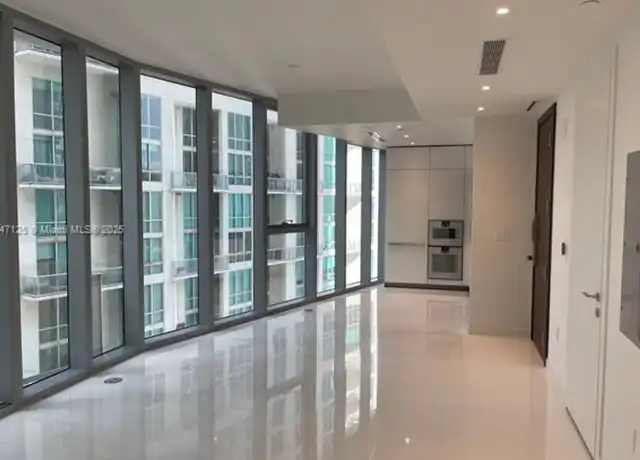 Property at 300 Biscayne Boulevard Way Unit 606E, Miami, FL, 33131, 1 bed, 1 bath, [object Object]