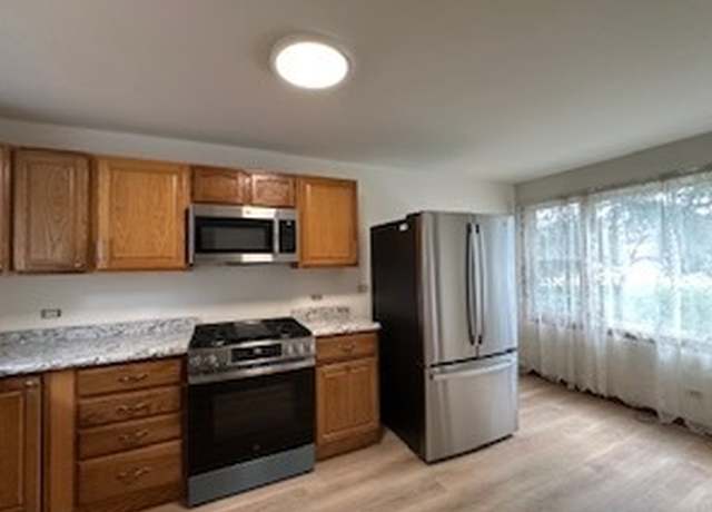 Photo of 900 Wilmette Ter, Lake Zurich, IL 60047