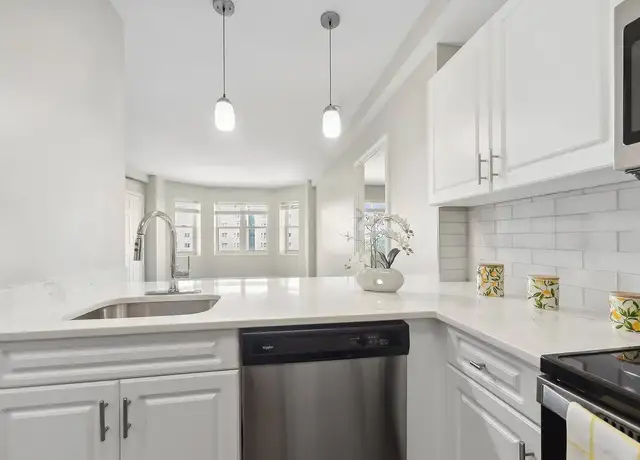 Photo of 12 Highpoint Cir, Quincy, MA 02169