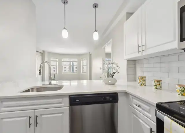 Property at 12 Highpoint Cir, Quincy, MA, 02169, 1-2 bed, 1-2 bath, [object Object]