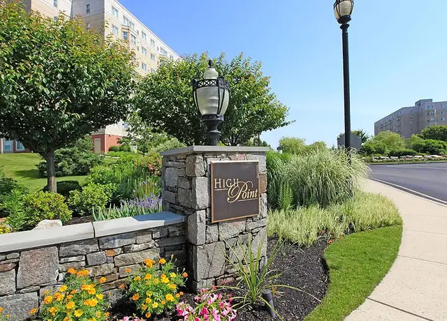 Photo of 12 Highpoint Cir, Quincy, MA 02169