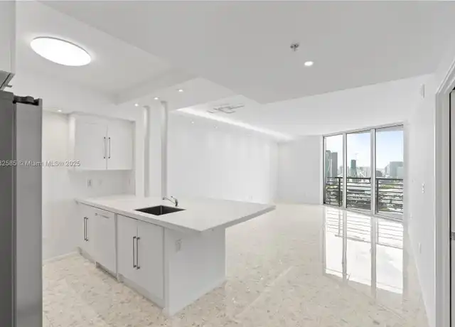 Property at 325 S Biscayne Blvd #4218, Miami, FL, 33131, 1 bed, 1 bath, [object Object]