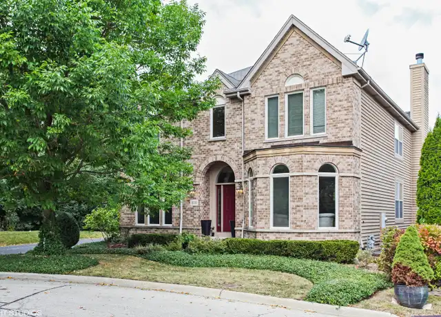 Property at 800 Deroo Loop, Highwood, IL, 60040, 4 beds, 3.5 baths, [object Object]