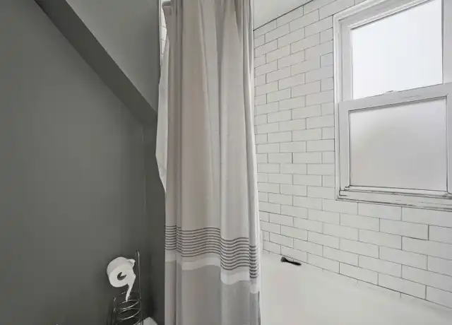 Property at 1625 W Hollywood Ave Unit 4, Chicago, IL, 60660, 0 beds, 1 bath, [object Object]