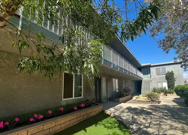 Photo of 38238 11th St E, Palmdale, CA 93550