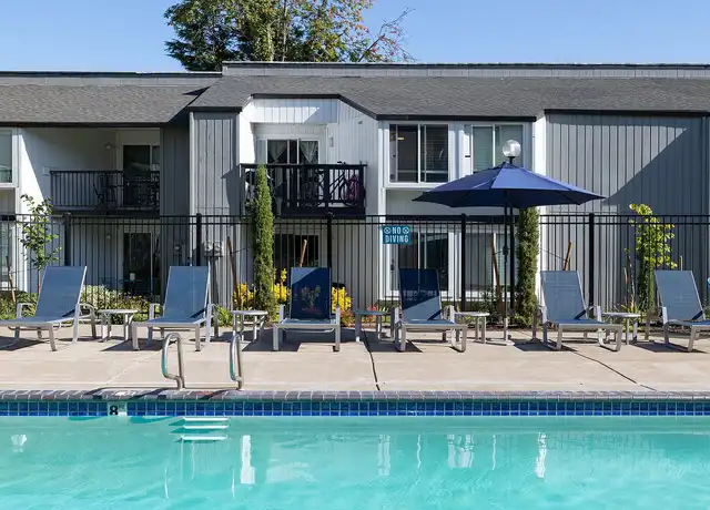 Property at Hidden Oaks Apartments - 4545 NE 125th Pl, Portland, OR, 97230, 1-2 bed, 1 bath, [object Object]