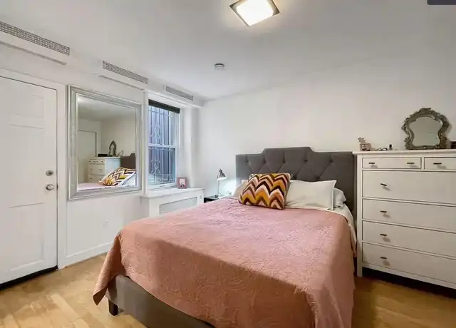 Property at 208 6th St SE Unit B, Washington, DC, 20003, 1 bed, 1 bath, [object Object]
