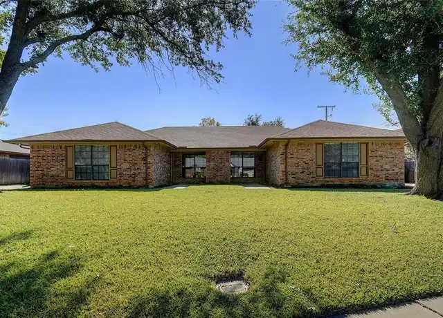 Property at 2810 Sarah Dr, Pantego, TX, 76013, 2 beds, 2 baths, [object Object]