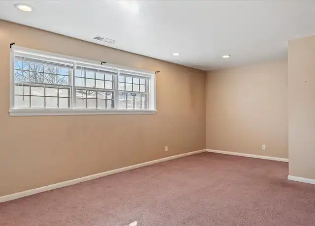 Property at 111 S Elder Ln Unit 1, Decatur, IL, 62522, 2 beds, 1 bath, [object Object]