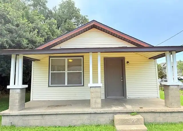 Property at 1300 W Intendencia St, Pensacola, FL, 32502, 3 beds, 2 baths, [object Object]