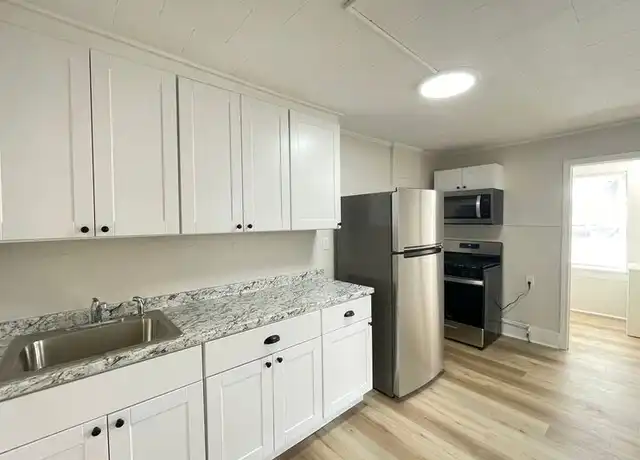 Property at 49 Pennacook St Unit 3, Manchester, NH, 03104, 3 beds, 1 bath, [object Object]