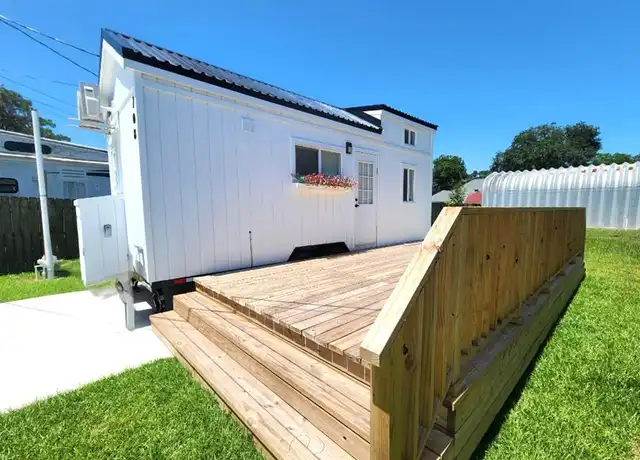 Property at 708 E 1st St, Belle Chasse, LA, 70037, 1 bed, 1 bath, [object Object]