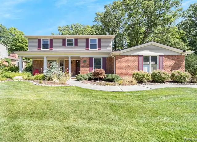 Property at 30310 Lincolnshire E, Beverly Hills, MI, 48025, 4 beds, 2.5 baths, [object Object]