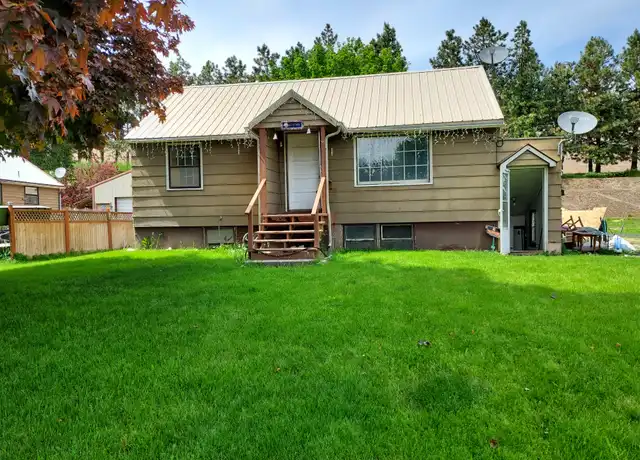 Property at 305 E Dayton Ave Unit B, Dayton, WA, 99328, 1 bed, 1 bath, [object Object]