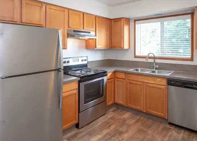 Property at Villa d'Shirl-Lee Apartments - 1030 NE 102nd Ave, Portland, OR, 97220, 2 beds, 1 bath, [object Object]