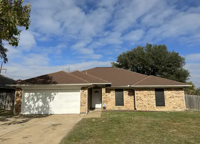 Property at 2122 Atlas Ct, Grand Prairie, TX, 75052, 3 beds, 2 baths, [object Object]