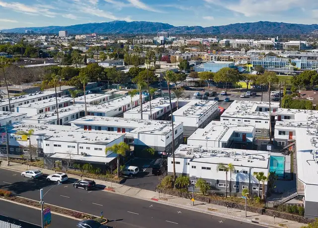 Photo of 2501 Pico Blvd, Santa Monica, CA 90405