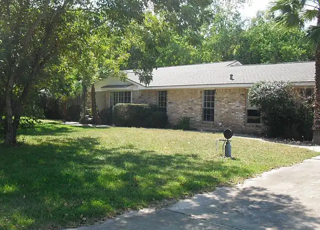 Property at 13138 Max Rd, Pearland, TX, 77581, 4 beds, 2 baths, [object Object]