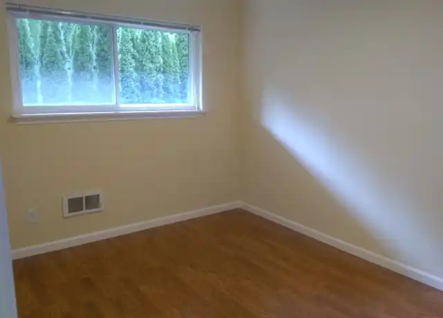 Property at 2717 76th Ave SE Unit MM102, Mercer Island, WA, 98040, 2 beds, 1 bath, [object Object]