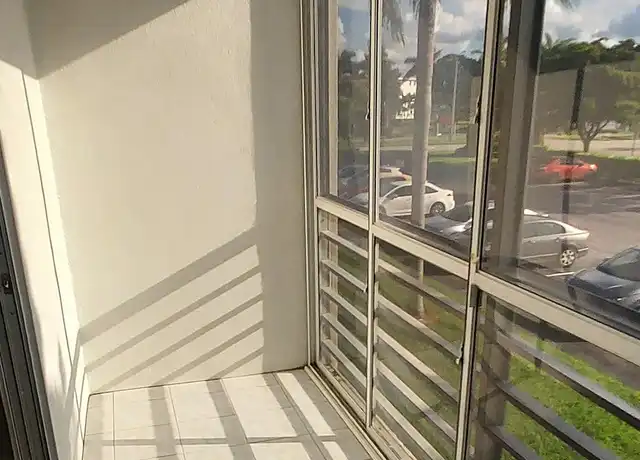 Property at 188 Preston E, Boca Raton, FL, 33434, 1 bed, 1.5 baths, [object Object]