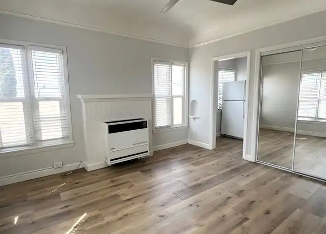 Property at 837 W 43rd Pl Unit 5, Los Angeles, CA, 90037, 1 bed, 1 bath, [object Object]
