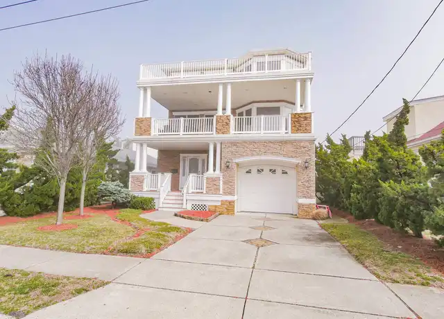 Property at 229 N 8th St, Vineland, NJ, 08360, 4 beds, 4.5 baths, [object Object]